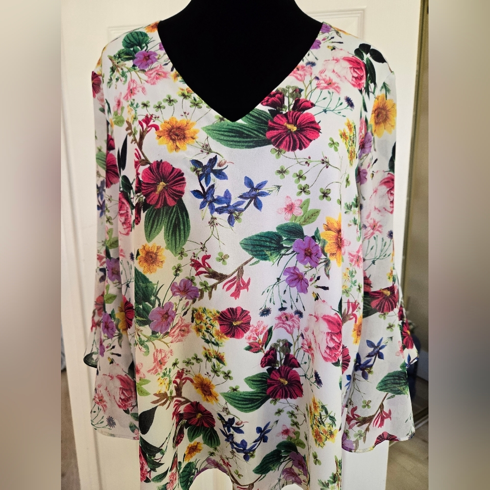 Calvin Klein, Beautifull Floral Top